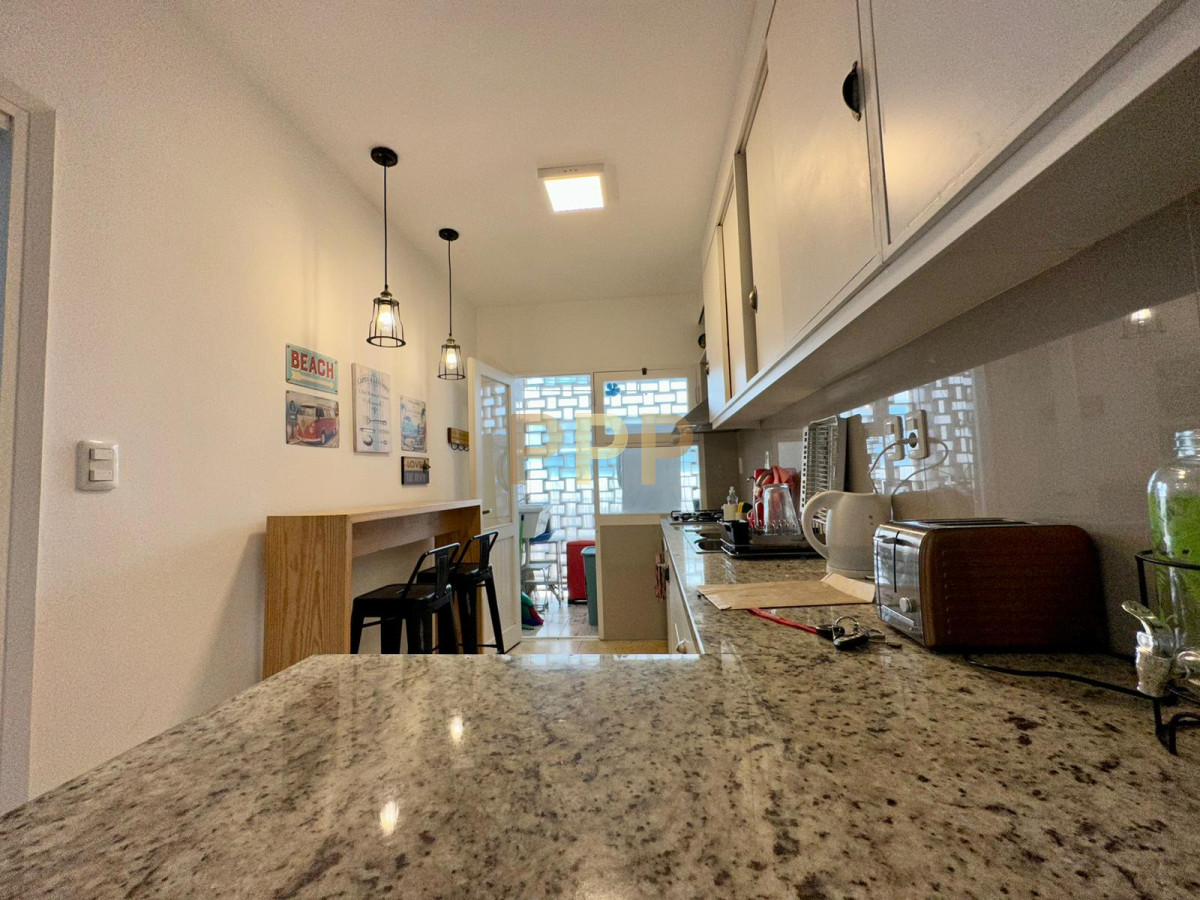 Apartamento ID.1405 - En alquiler con vista al mar, totalmente reciclado