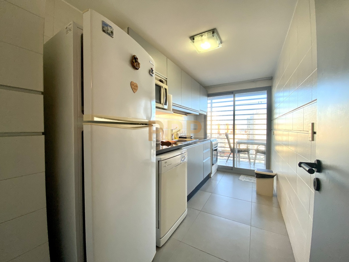 Apartamento ID.41 -  Muy lindo apartamento en piso alto , torre con todos y muy buenos servicios.