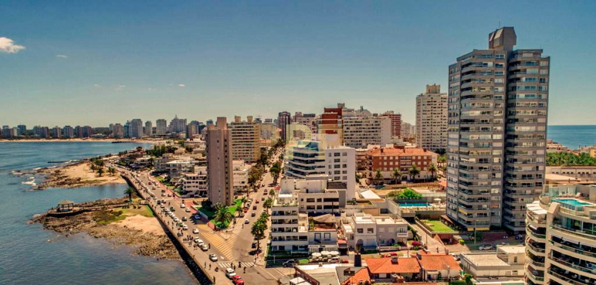 Apartamento ID.670 - Espectacular piso alto con vista franca al puerto de Punta del Este