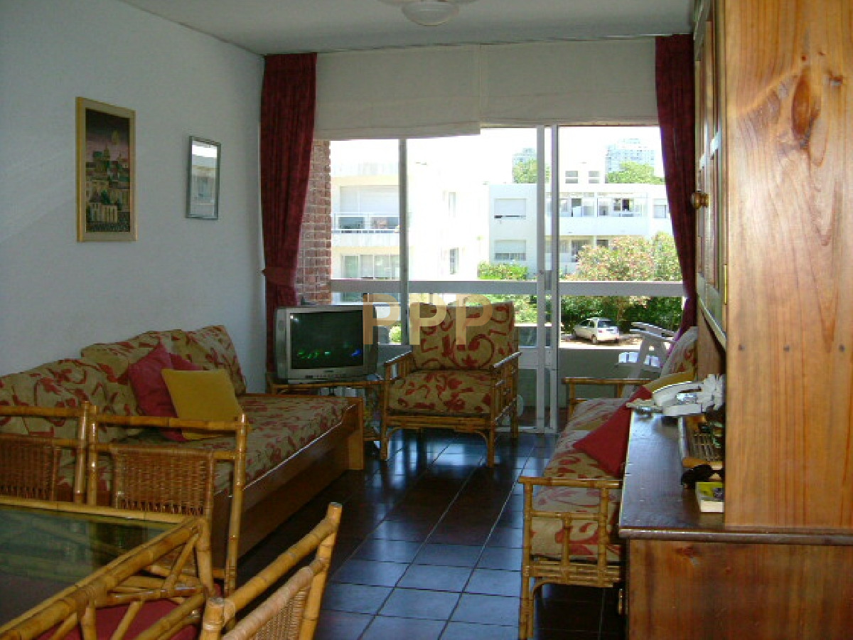 Apartamento ID.2166 - Oportunidad.. a pasos del mar.. 