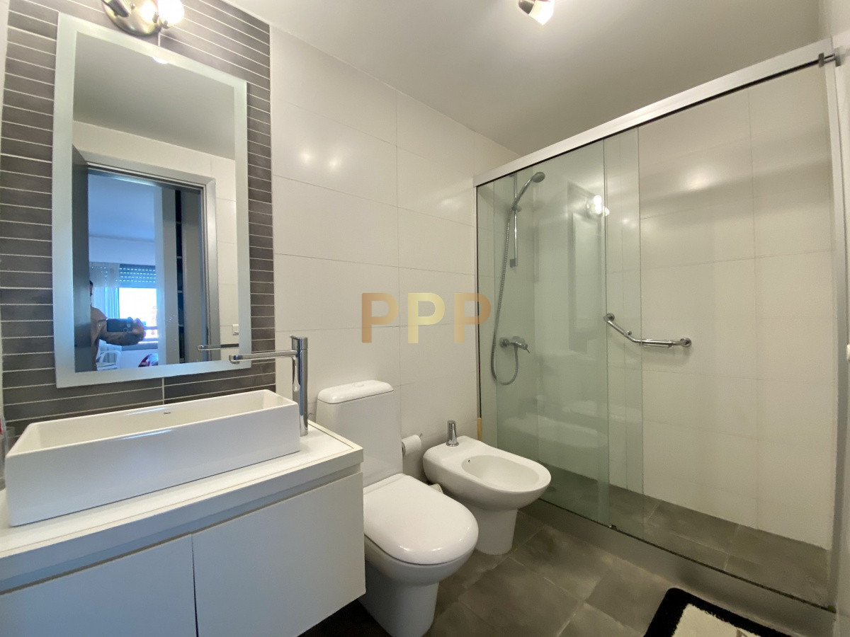Apartamento ID.41 -  Muy lindo apartamento en piso alto , torre con todos y muy buenos servicios.