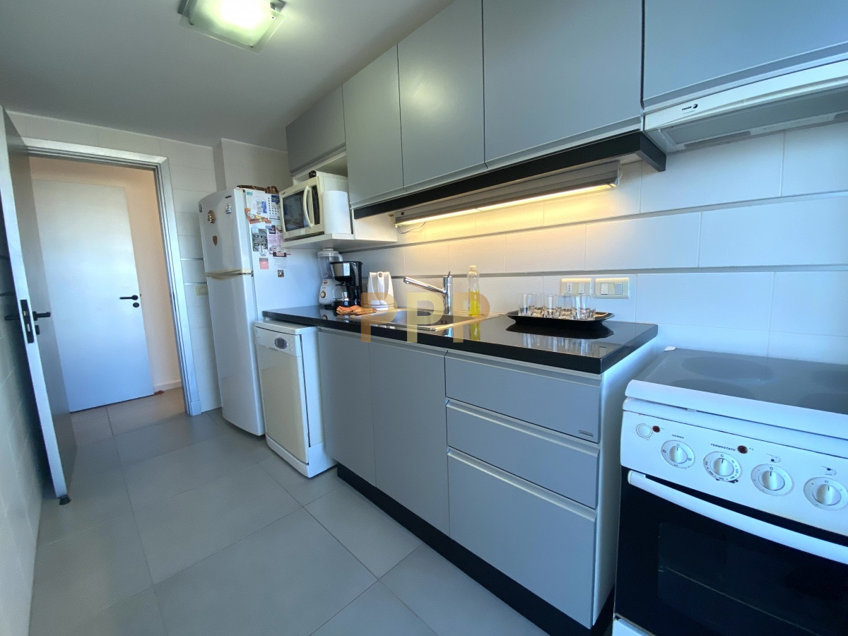 Apartamento ID.41 -  Muy lindo apartamento en piso alto , torre con todos y muy buenos servicios.
