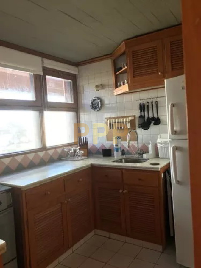 Apartamento ID.2478 - En venta apartamento en Peninsula , edificio con Parrillero y piscina.