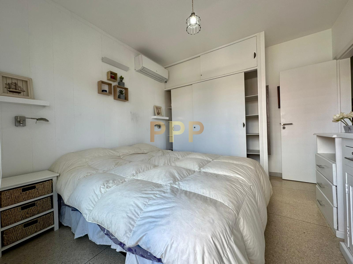 Apartamento ID.1405 - En alquiler con vista al mar, totalmente reciclado