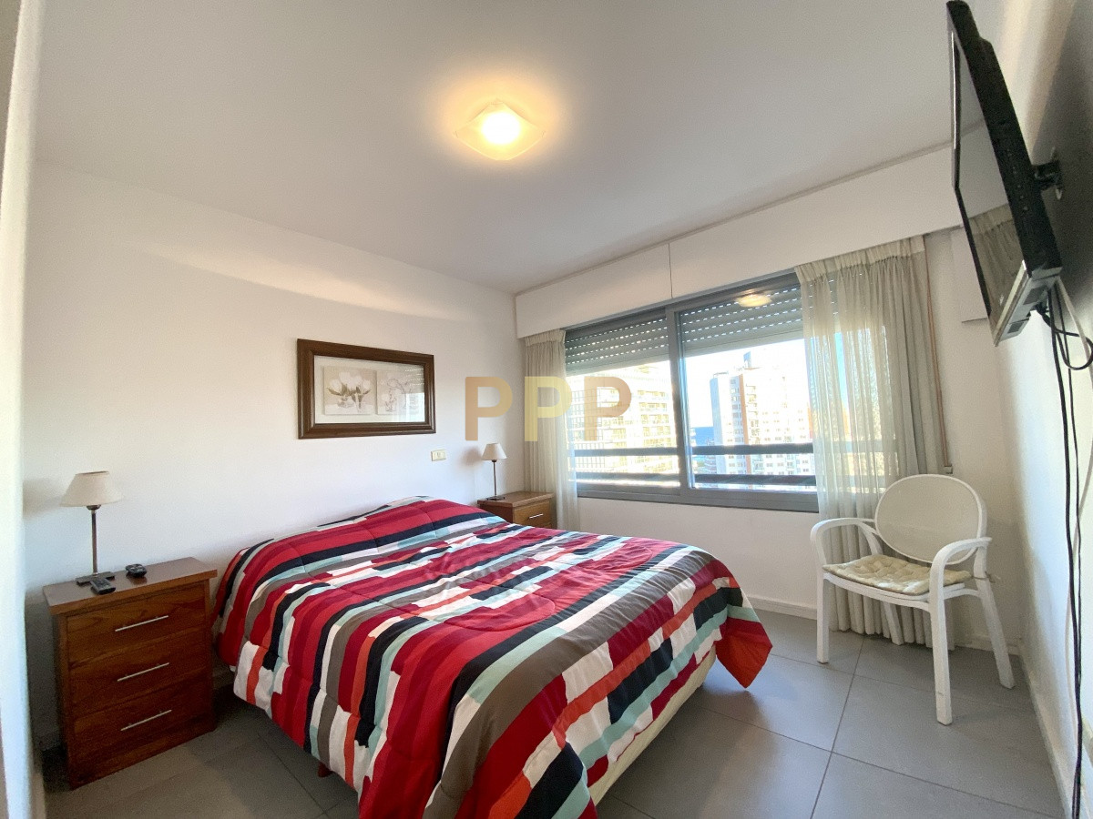 Apartamento ID.41 -  Muy lindo apartamento en piso alto , torre con todos y muy buenos servicios.