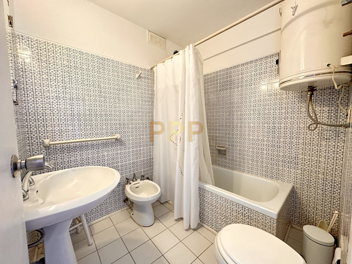 Apartamento ID.88 - Piso alto en venta, con inmejorable vistas al mar y puerto de Punta del Este