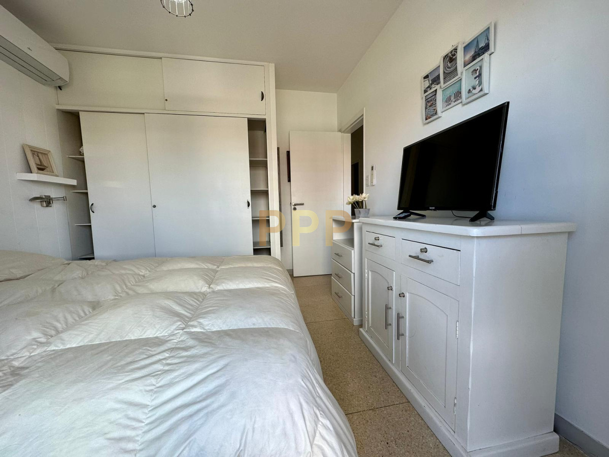 Apartamento ID.1405 - En alquiler con vista al mar, totalmente reciclado