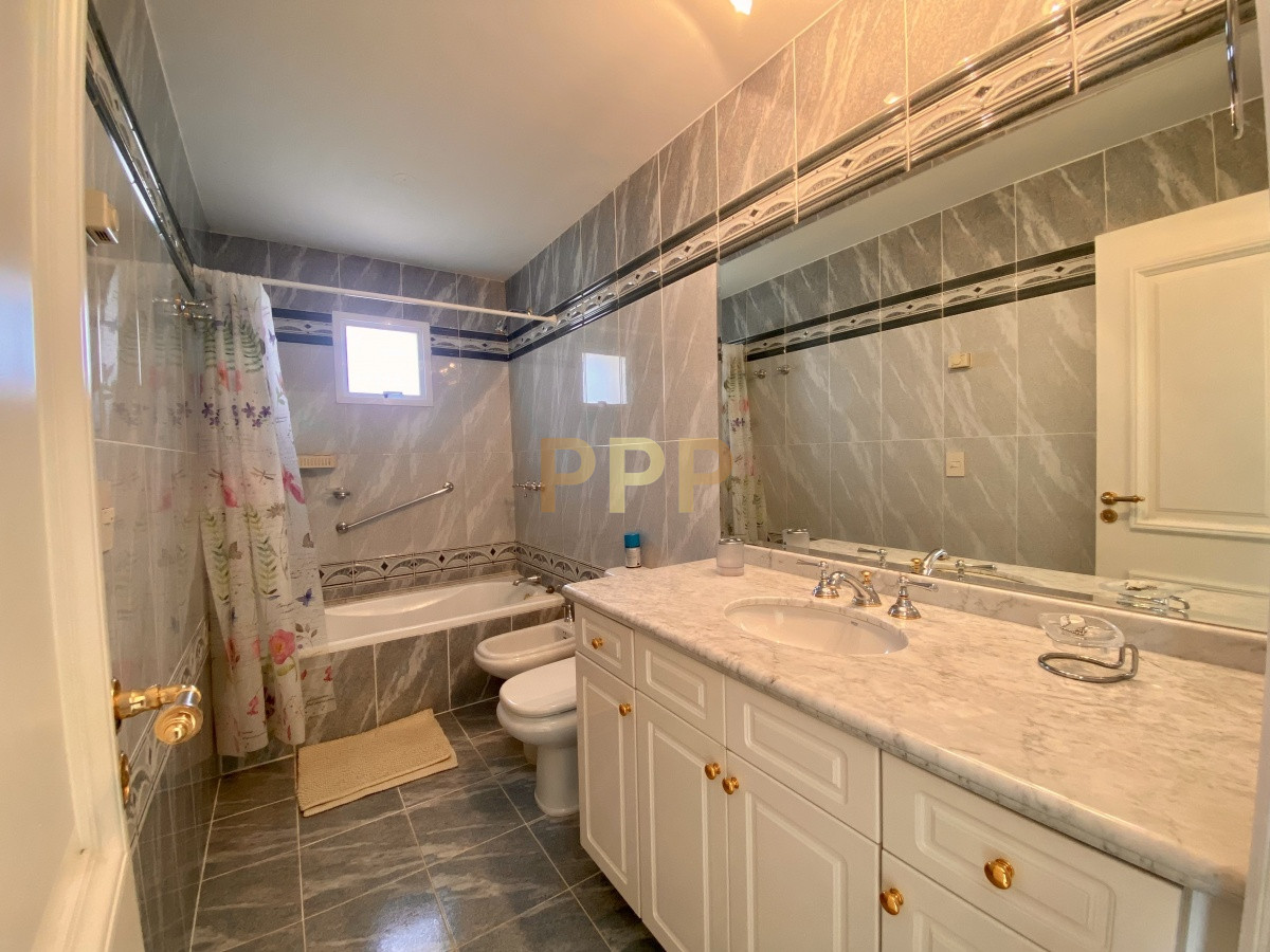 Apartamento ID.51 - Apartamento en Alquiler sobre playa mansa- Punta del Este 