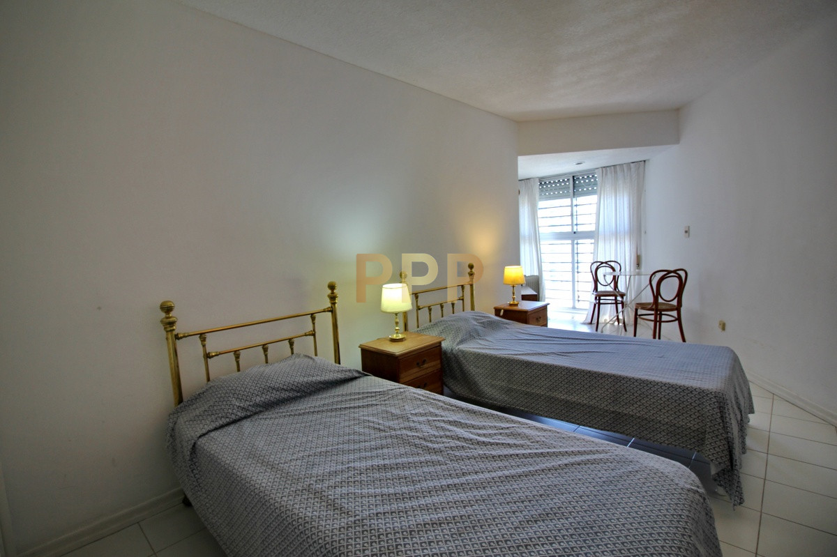 Apartamento ID.2712 - En alquiler, piso alto , primera línea sobre la brava!!!