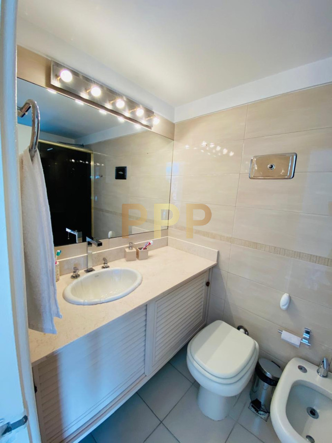Apartamento ID.4172 - Apto en venta y alquiler, a pasitos del Puerto , reciclado.