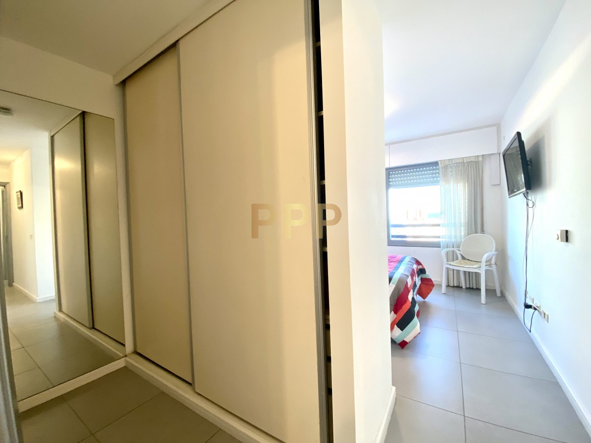 Apartamento ID.41 -  Muy lindo apartamento en piso alto , torre con todos y muy buenos servicios.