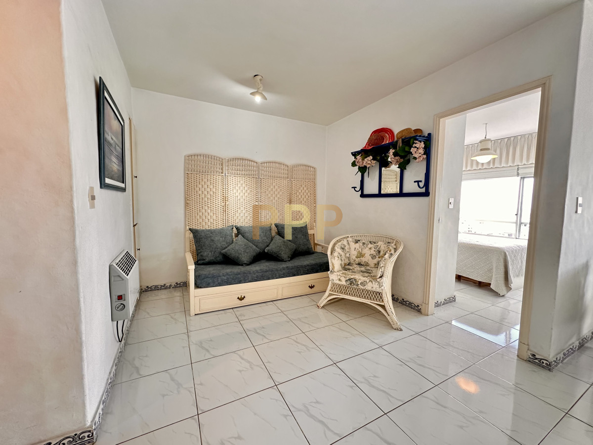 Apartamento ID.4199 - En Venta, a 100 metros del mar, Península Punta del Este