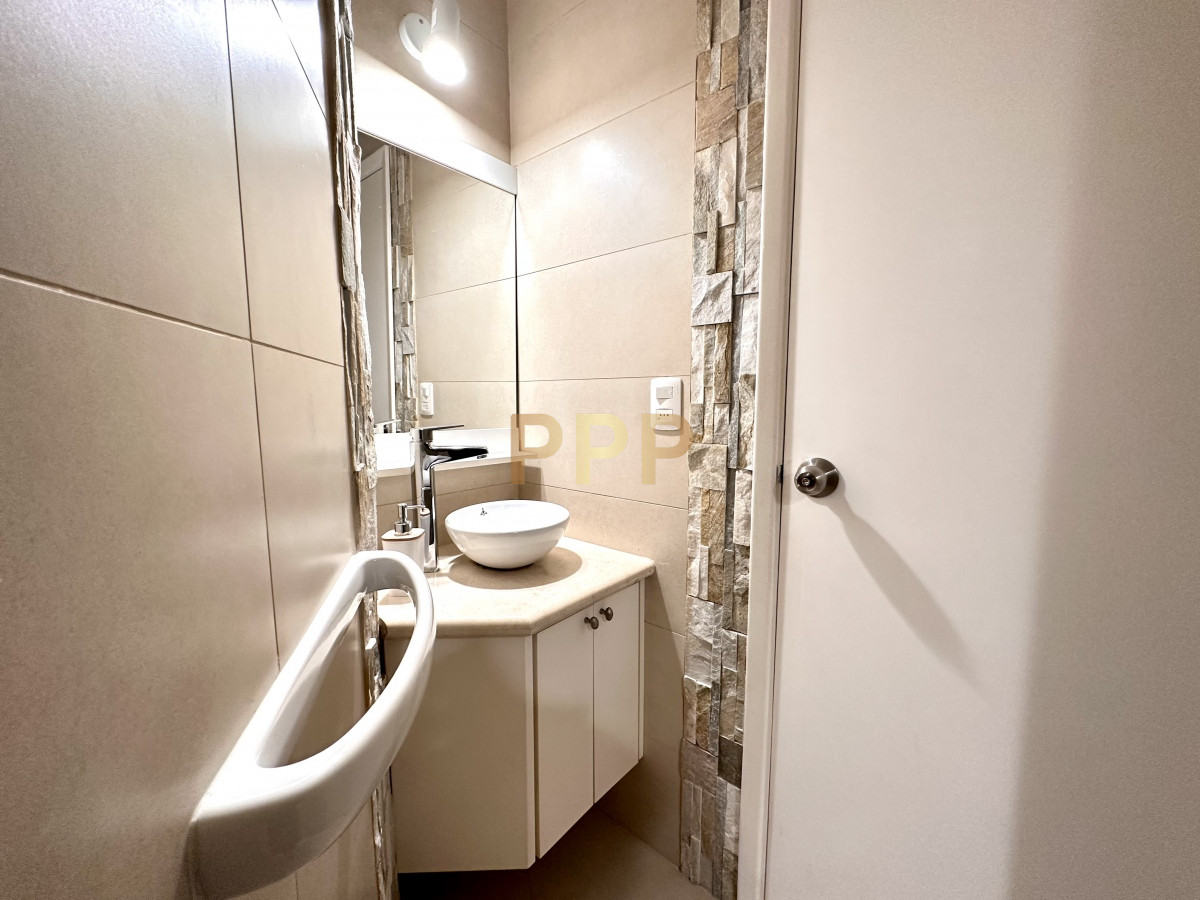 Apartamento ID.3943 - En venta y alquiler, primera línea, totalmente reciclado!!!