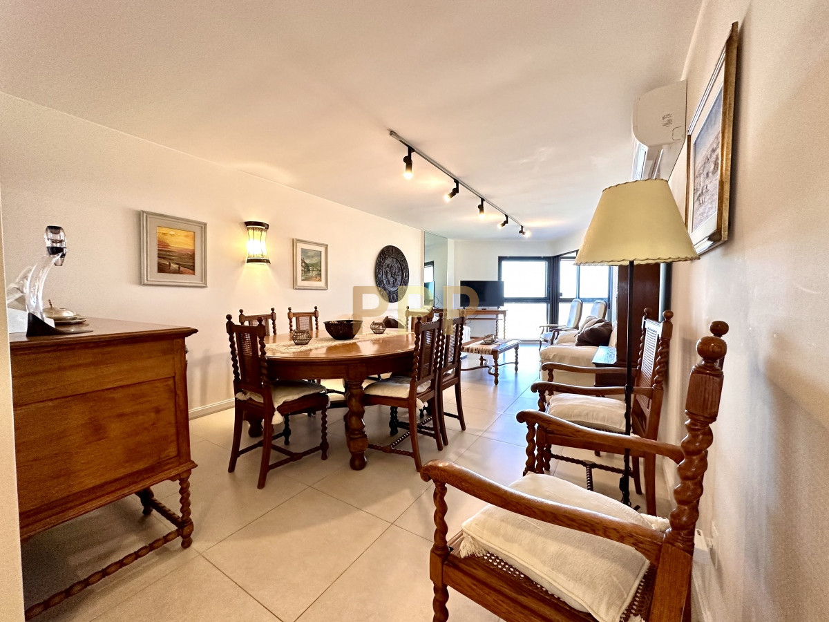 Apartamento ID.3943 - En venta y alquiler, primera línea, totalmente reciclado!!!