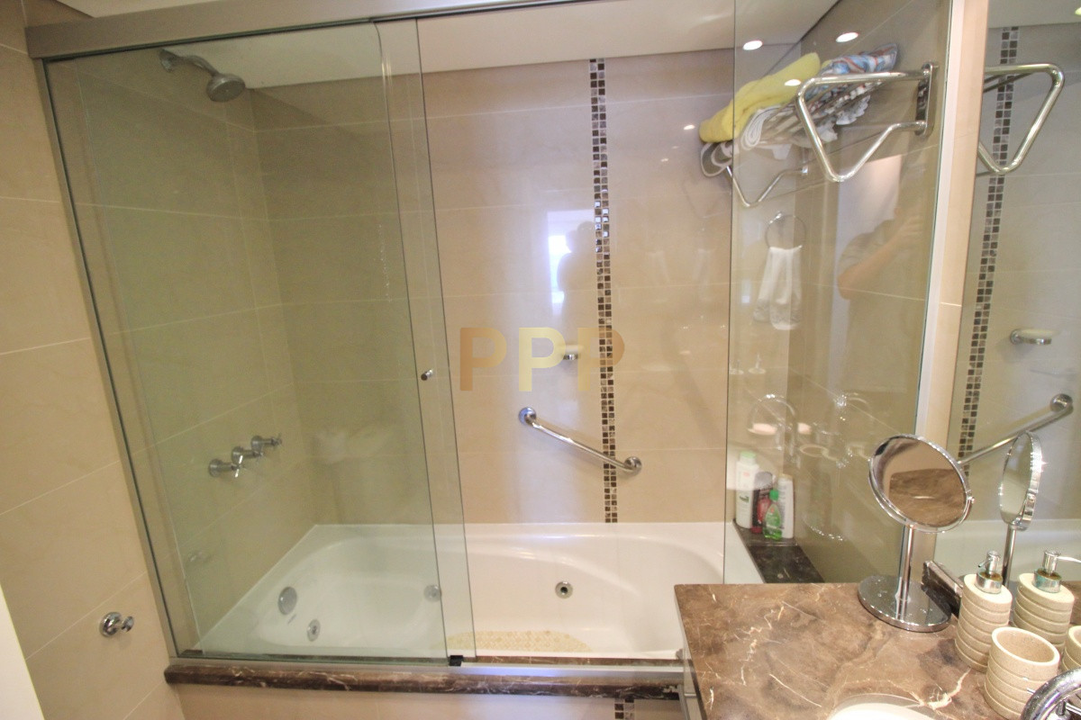 Apartamento ID.1057 - Apartamento con servicios en venta  en Punta del Este, zona Conrad.