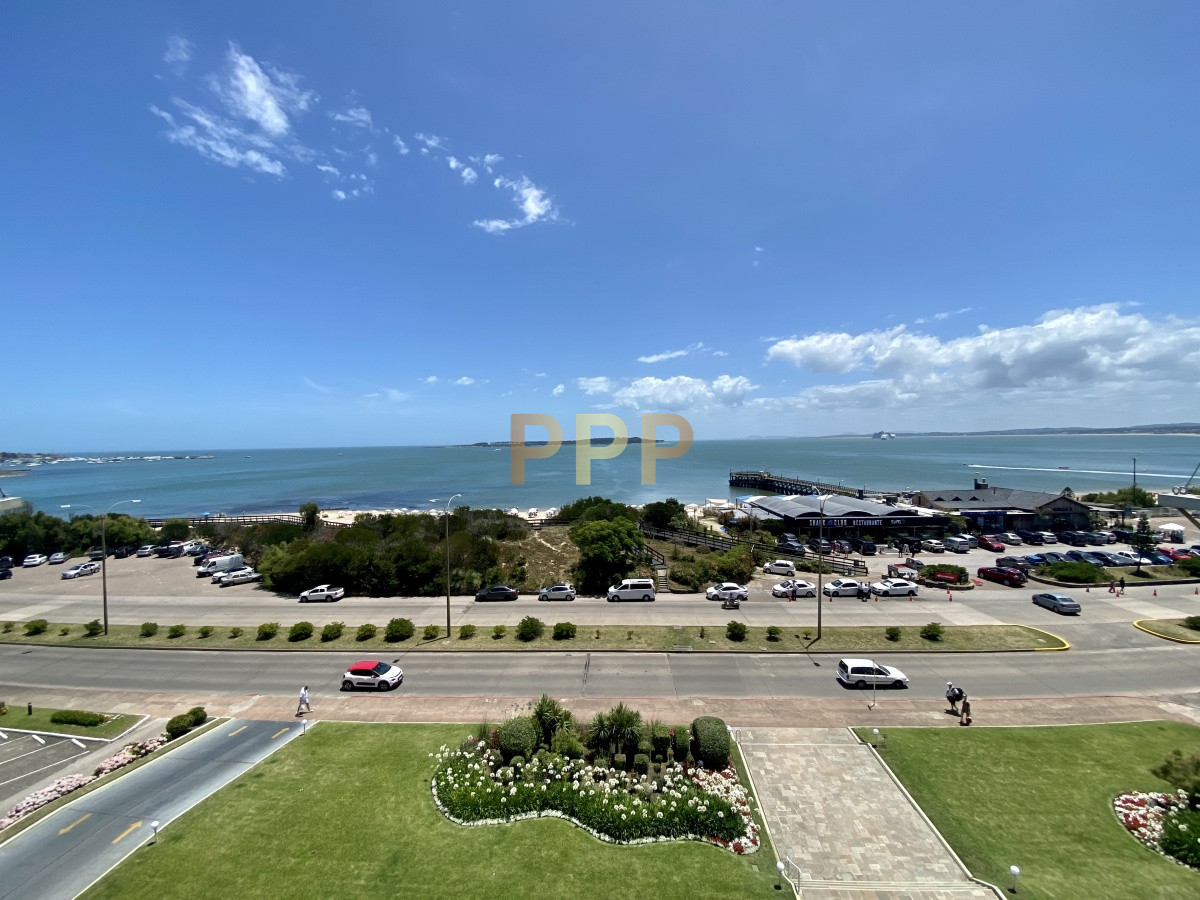 Apartamento ID.3744 - En venta y alquiler primera línea con excelentes vistas!!!