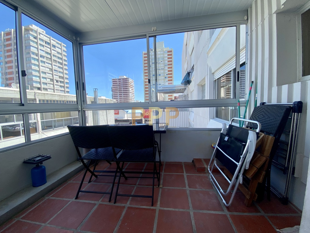 Apartamento ID.775 - Alquilo apartamento 2 dormitorios con parrillero propio en Península, Punta del Este