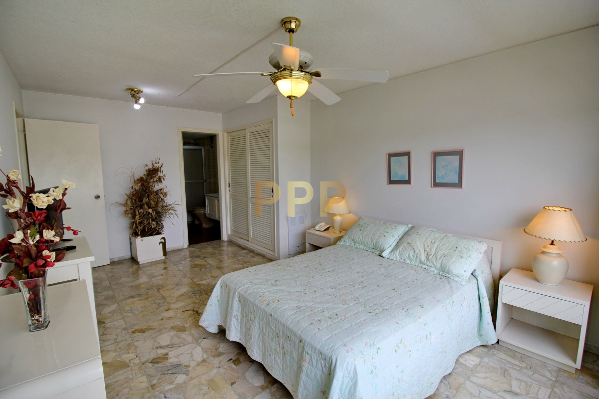 Apartamento ID.142 - Se alquila apartamento de 2 y 1/2 dormitorios en playa mansa, Punta del Este.