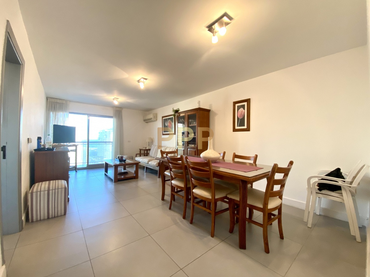 Apartamento ID.41 -  Muy lindo apartamento en piso alto , torre con todos y muy buenos servicios.