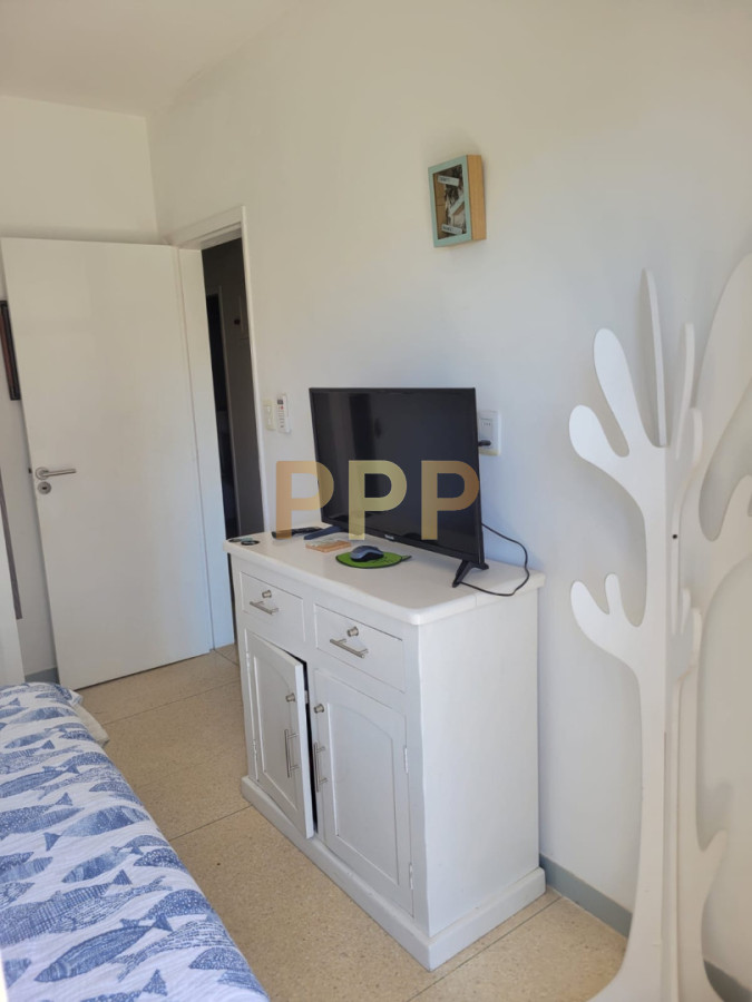 Apartamento ID.1405 - En alquiler con vista al mar, totalmente reciclado