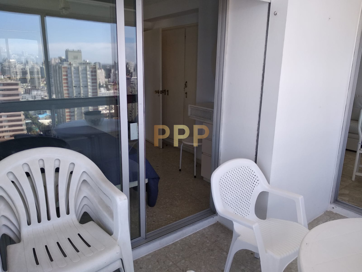 Apartamento ID.1354 - Alquile ya!!! Apartamento en el corazón de la Península, Punta del Este.