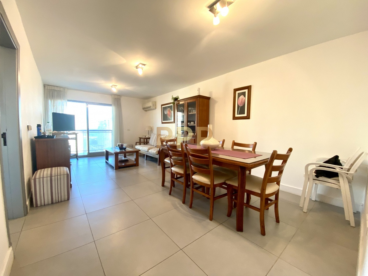 Apartamento ID.41 -  Muy lindo apartamento en piso alto , torre con todos y muy buenos servicios.