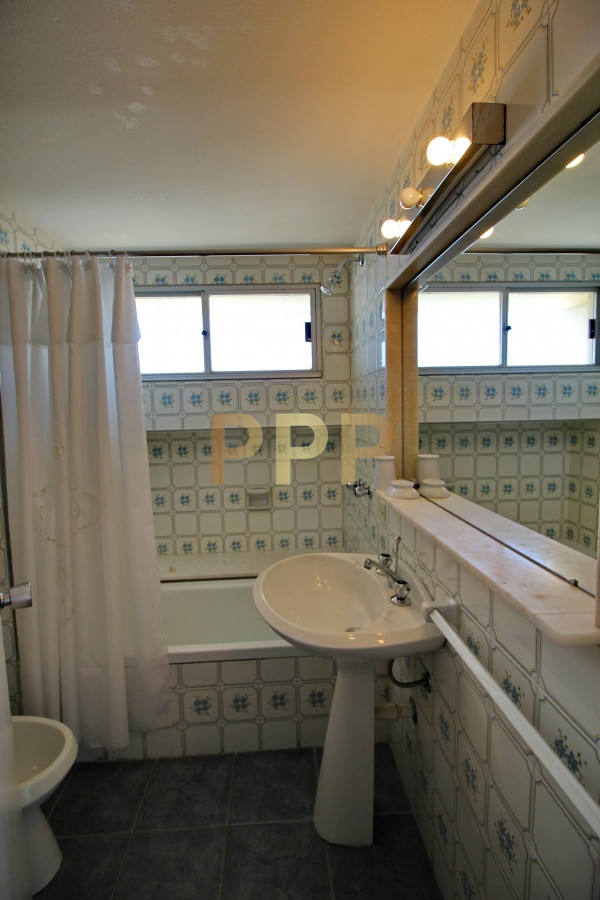 Apartamento ID.1084 - Apartamento amplio, luminoso con excelentes vistas al mar , y Puerto de Punta del Este