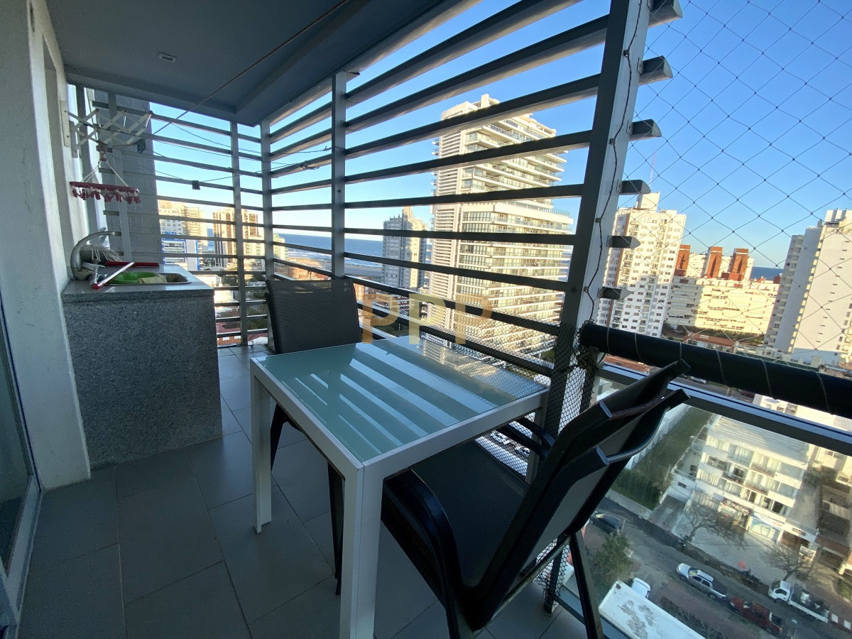 Apartamento ID.41 -  Muy lindo apartamento en piso alto , torre con todos y muy buenos servicios.