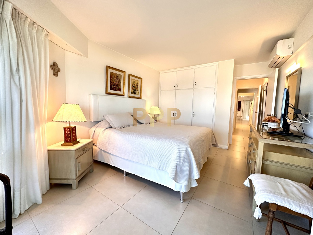 Apartamento ID.3943 - En venta y alquiler, primera línea, totalmente reciclado!!!