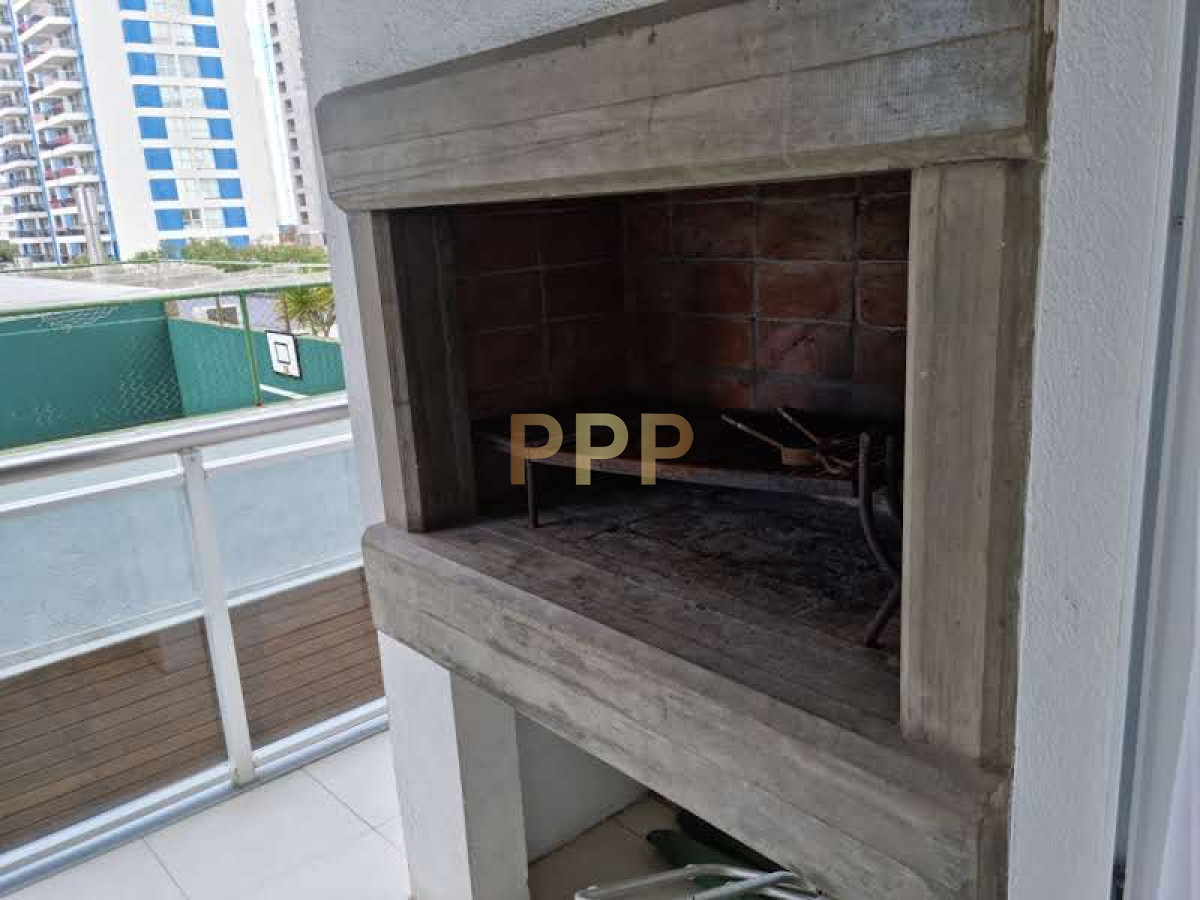 Apartamento ID.4 - En alquiler.. a pasitos del mar, torre con servicios.. Consulte!!!