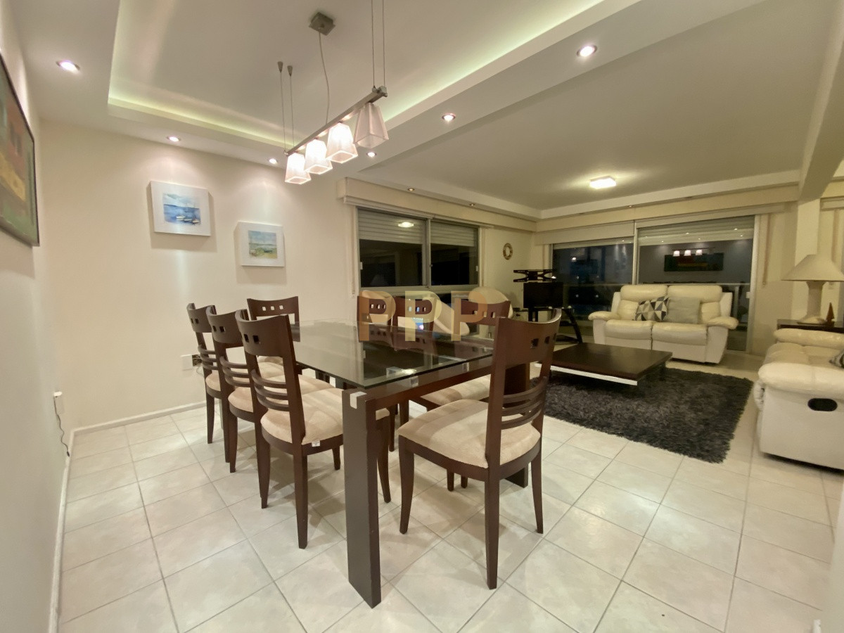 Apartamento ID.3719 - En venta y alquiler, a pasitos del Puerto de Punta del Este