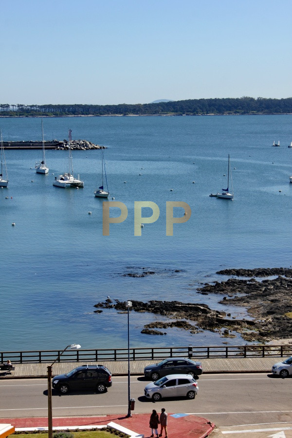 Apartamento ID.1084 - Apartamento amplio, luminoso con excelentes vistas al mar , y Puerto de Punta del Este