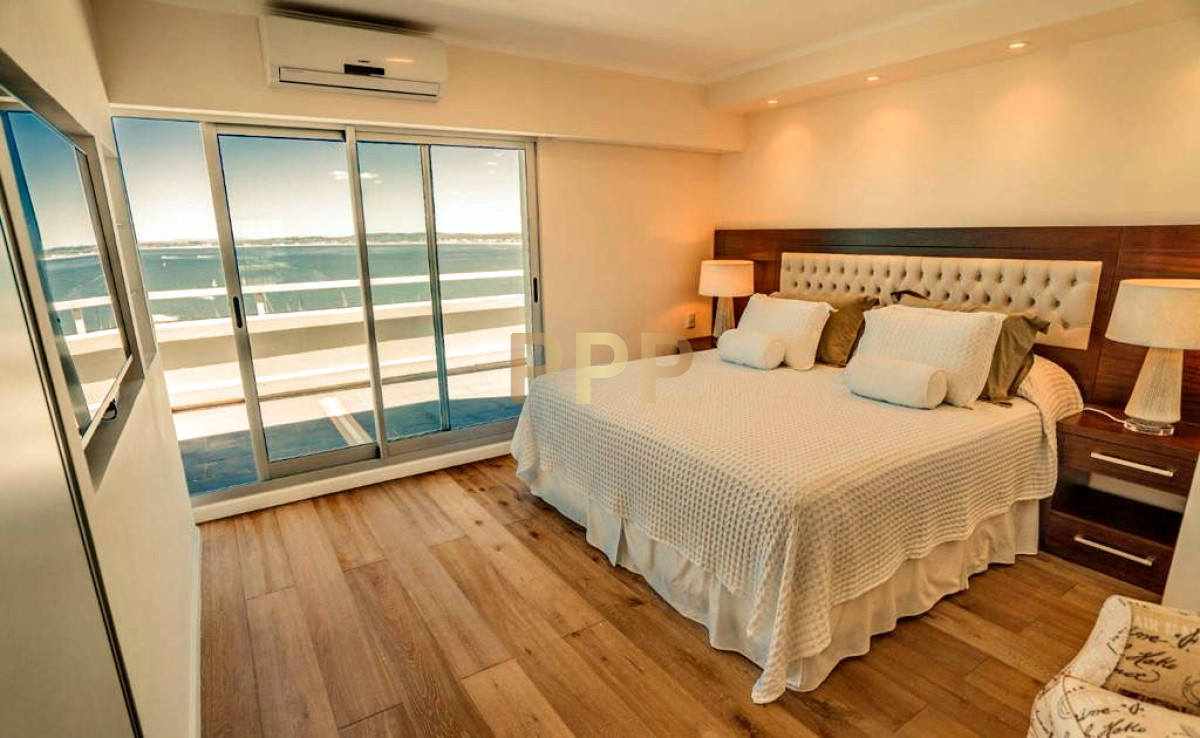 Apartamento ID.670 - Espectacular piso alto con vista franca al puerto de Punta del Este