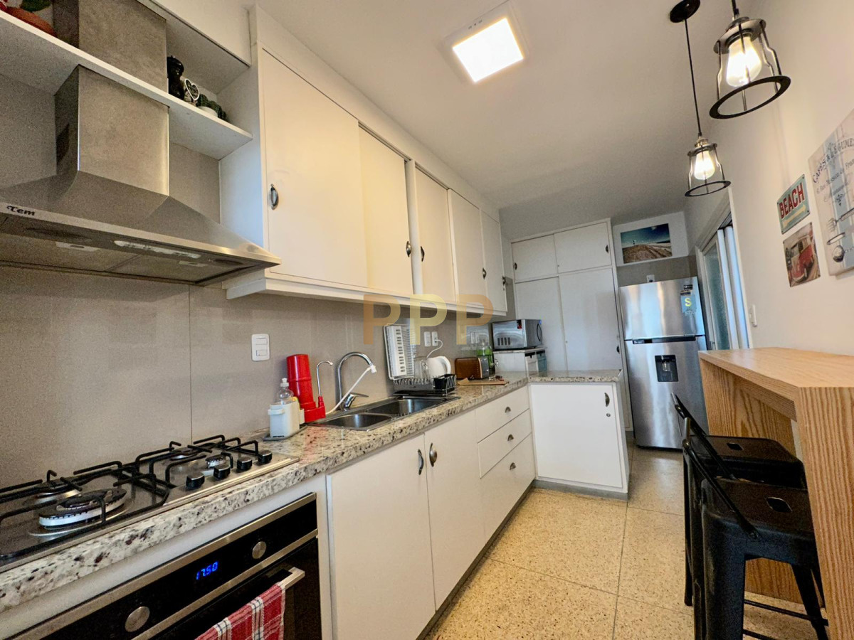 Apartamento ID.1405 - En alquiler con vista al mar, totalmente reciclado