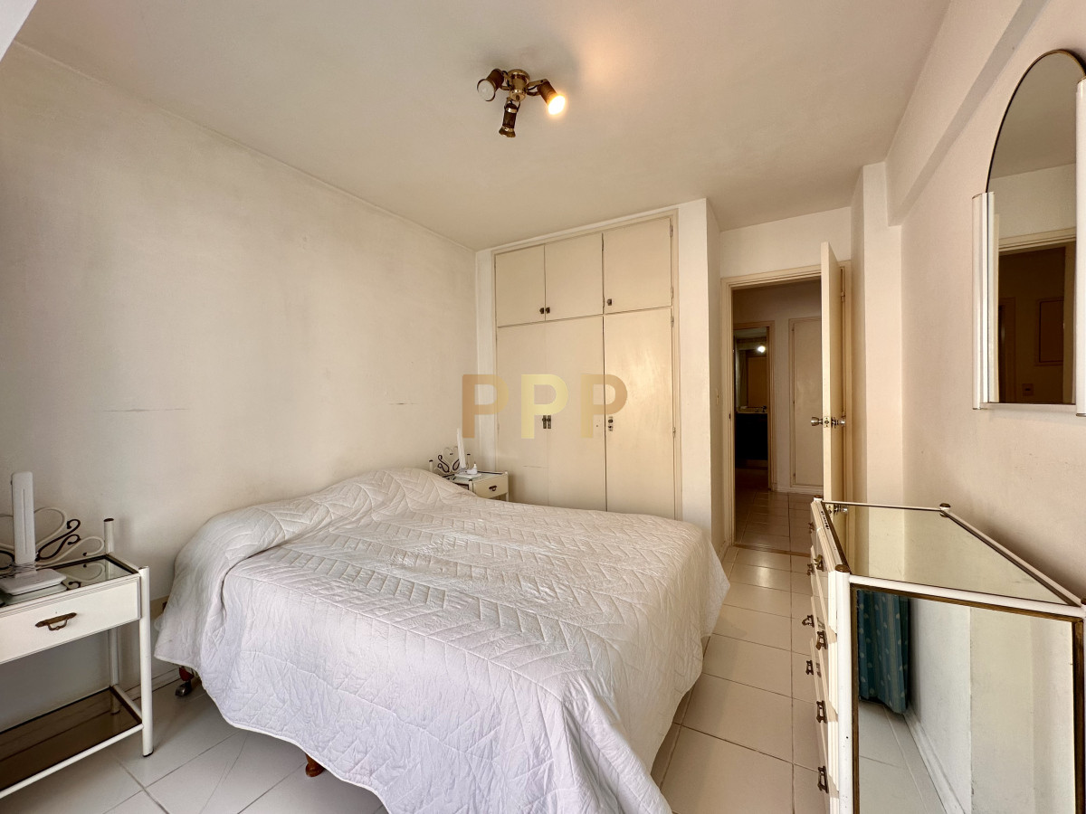 Apartamento ID.125 - En alquiler , muy lindo apto en edificio con servicios, muy cerca del mar.