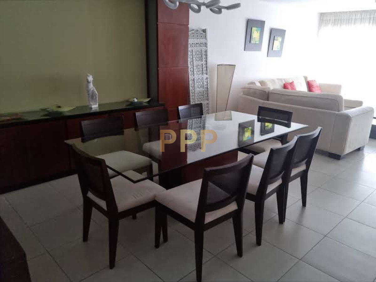 Apartamento ID.4 - En alquiler.. a pasitos del mar, torre con servicios.. Consulte!!!