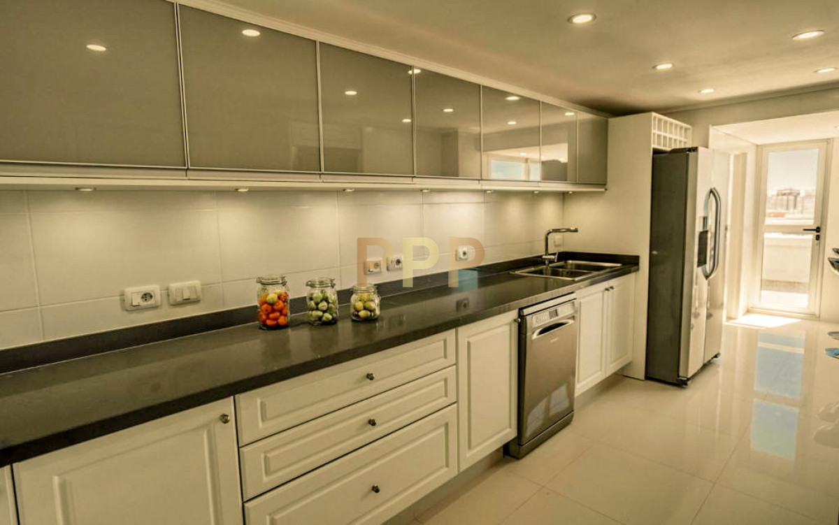 Apartamento ID.670 - Espectacular piso alto con vista franca al puerto de Punta del Este