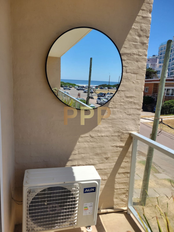 Apartamento ID.1405 - En alquiler con vista al mar, totalmente reciclado