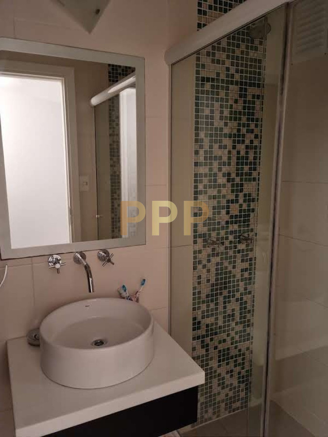 Apartamento ID.4 - En alquiler.. a pasitos del mar, torre con servicios.. Consulte!!!