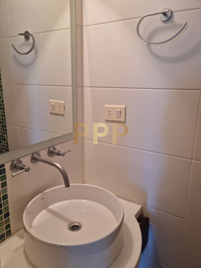 Apartamento ID.4 - En alquiler.. a pasitos del mar, torre con servicios.. Consulte!!!