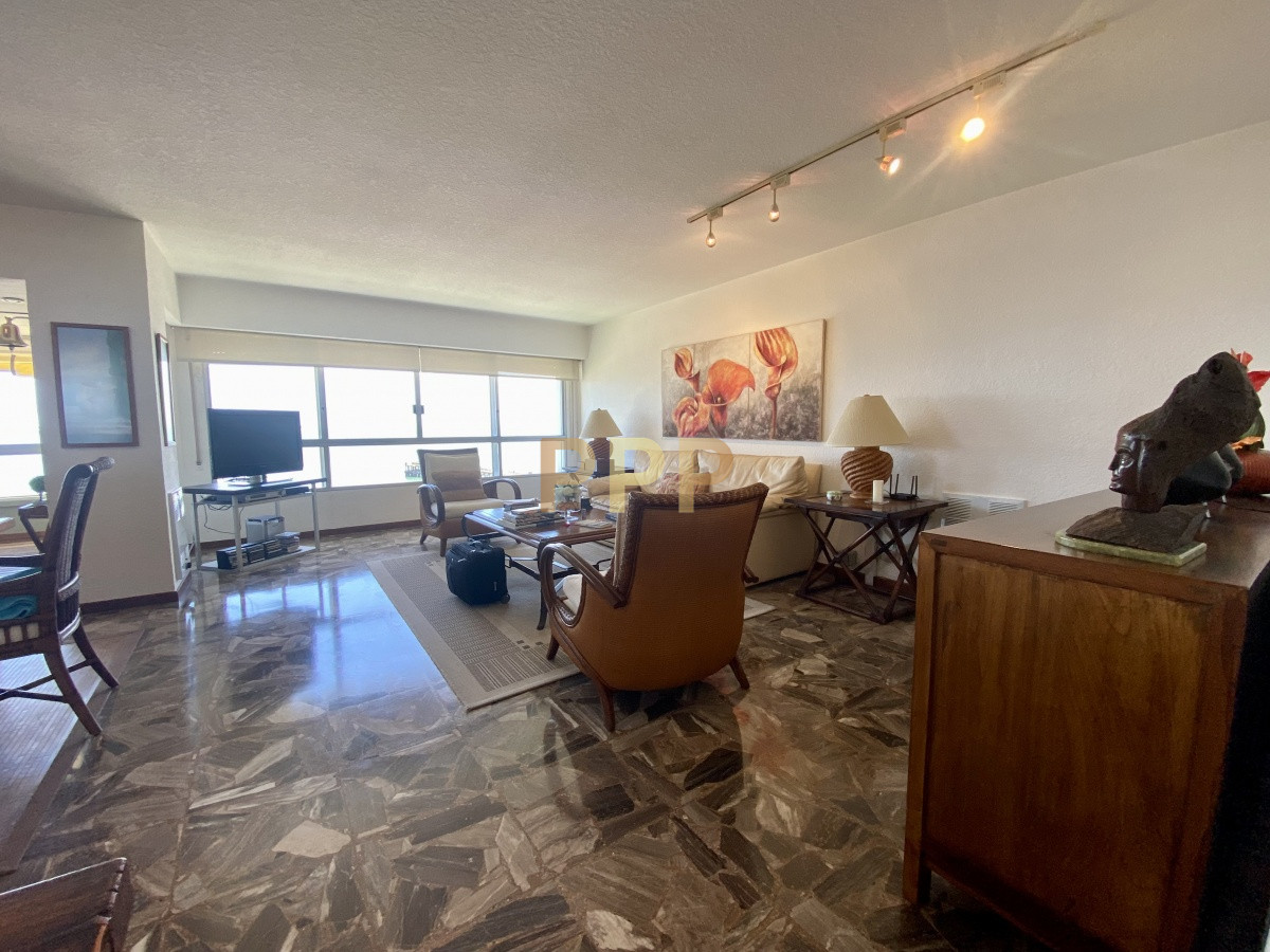 Apartamento ID.3744 - En venta y alquiler primera línea con excelentes vistas!!!