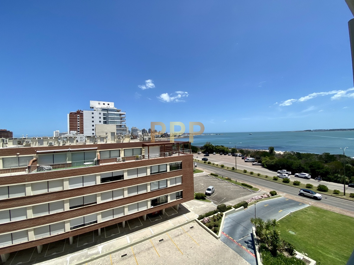 Apartamento ID.3744 - En venta y alquiler primera línea con excelentes vistas!!!