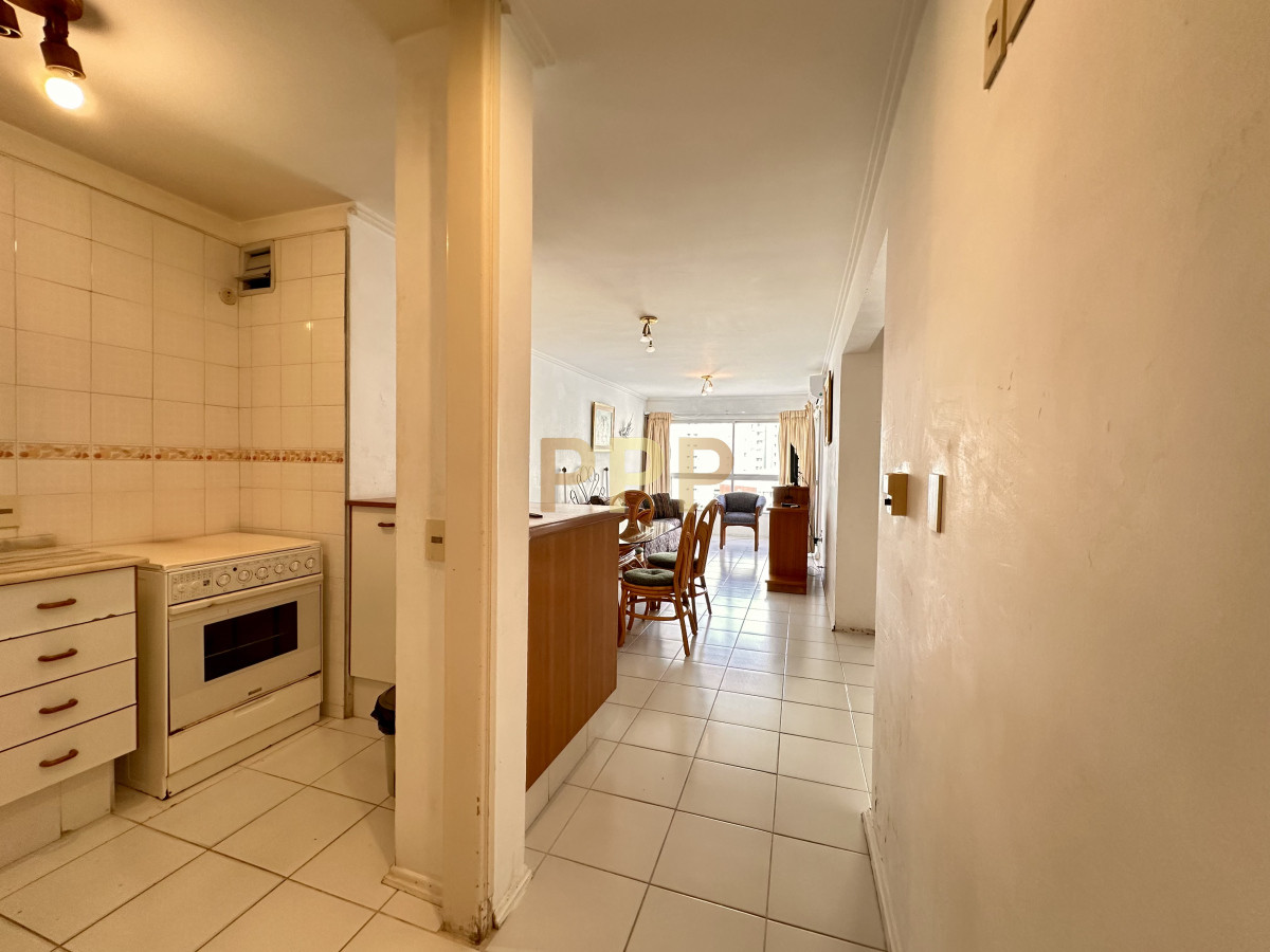 Apartamento ID.125 - En alquiler , muy lindo apto en edificio con servicios, muy cerca del mar.