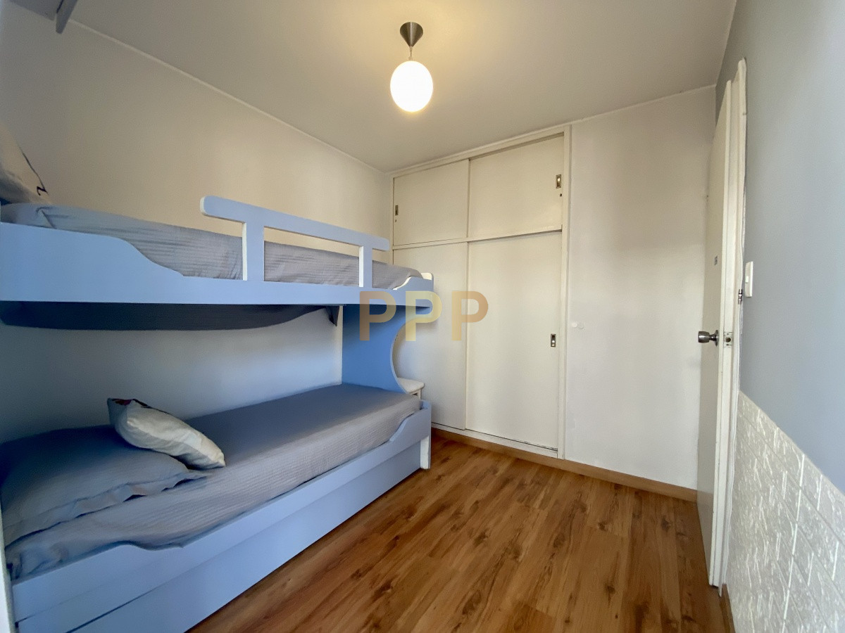 Apartamento ID.775 - Alquilo apartamento 2 dormitorios con parrillero propio en Península, Punta del Este