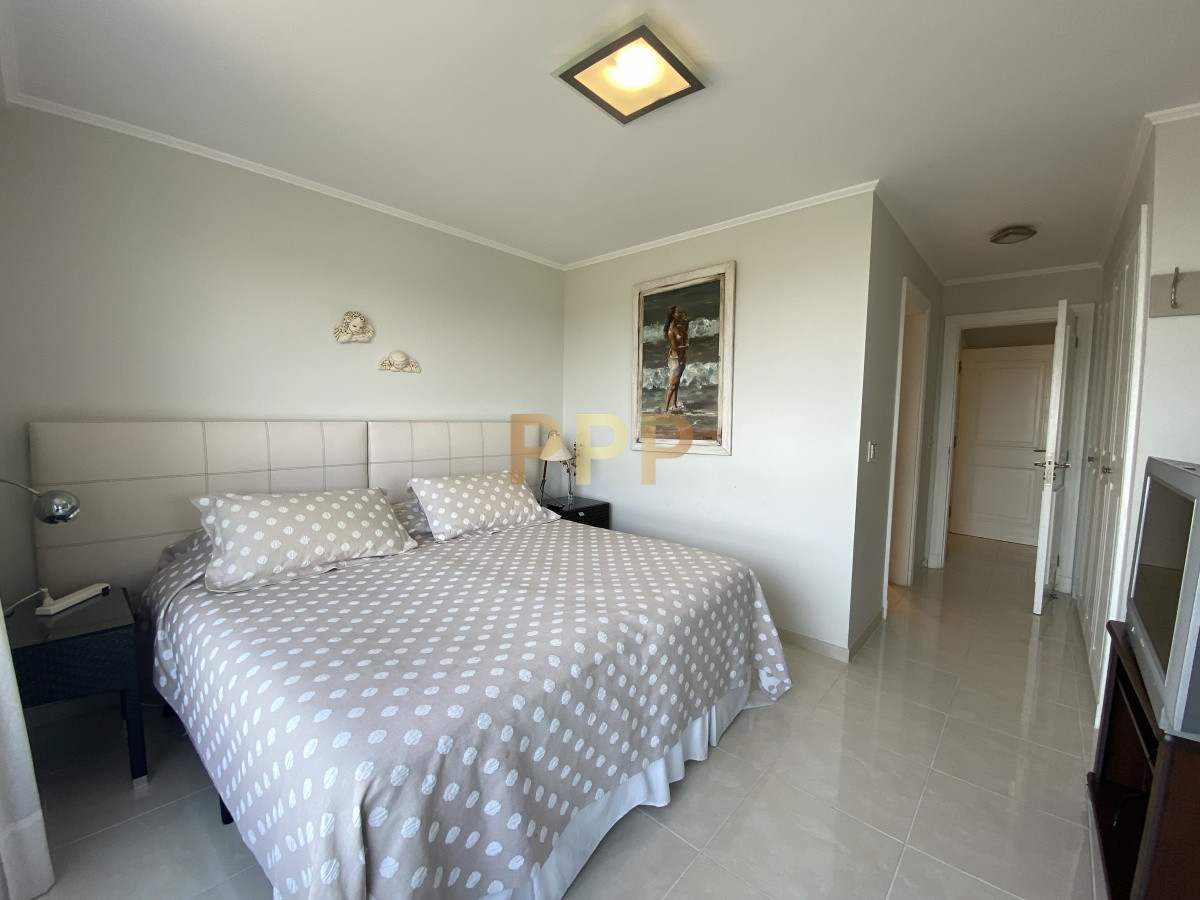Apartamento ID.3468 - Piso alto en torre de categoría con todos y excelentes servicios.