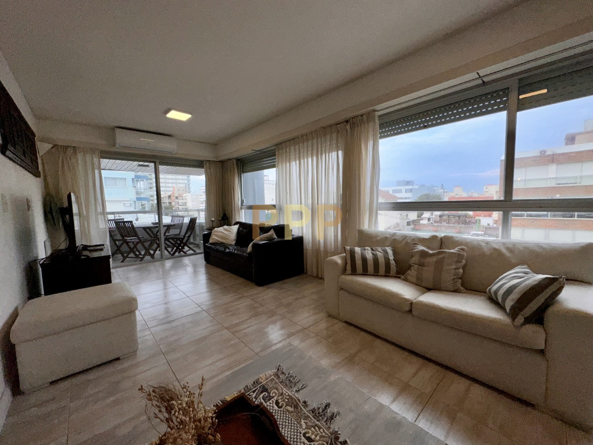 Apartamento ID.3888 - En venta,  alquiler invernal y de temporada!!! Reciclado