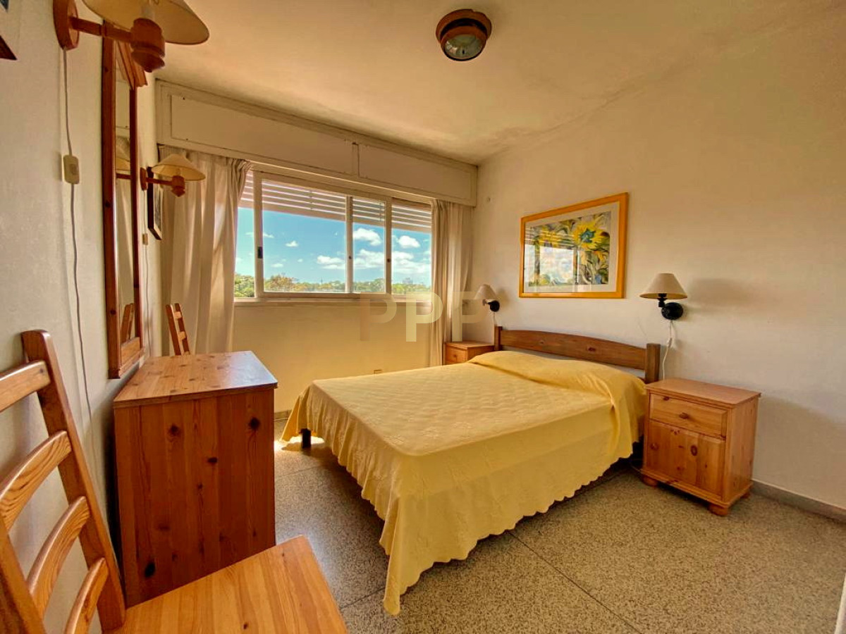 Apartamento ID.657 - Primera lÃ­nea frente al mar ( Mansa) Apartamento en Mansa, 2 dormitorios *
