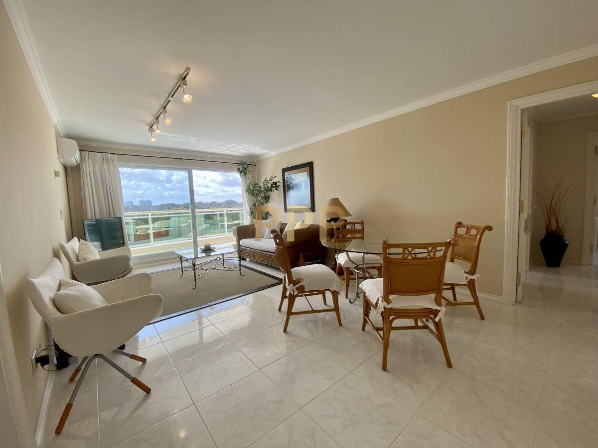 Apartamento ID.51 - Apartamento en Alquiler sobre playa mansa- Punta del Este 