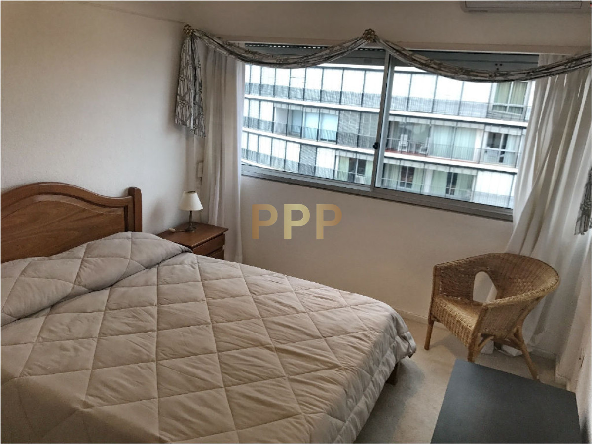 Apartamento ID.1200 - En venta y alquiler.. Apartamento en PenÃ­nsula excelentes vistas al mar y Puerto- Punta del Este 