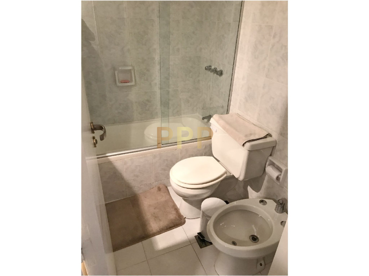 Apartamento ID.1200 - En venta y alquiler.. Apartamento en PenÃ­nsula excelentes vistas al mar y Puerto- Punta del Este 